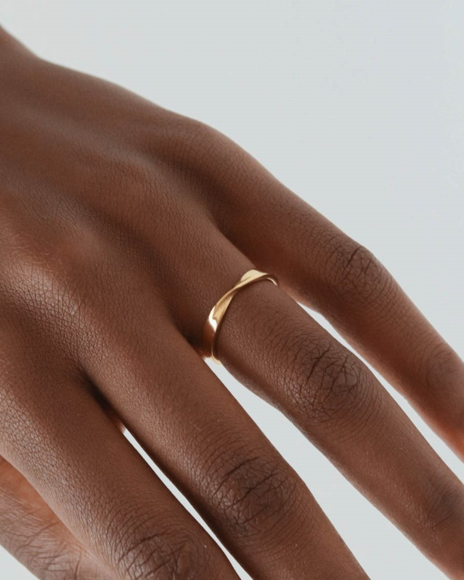 18K Gold Band Ring