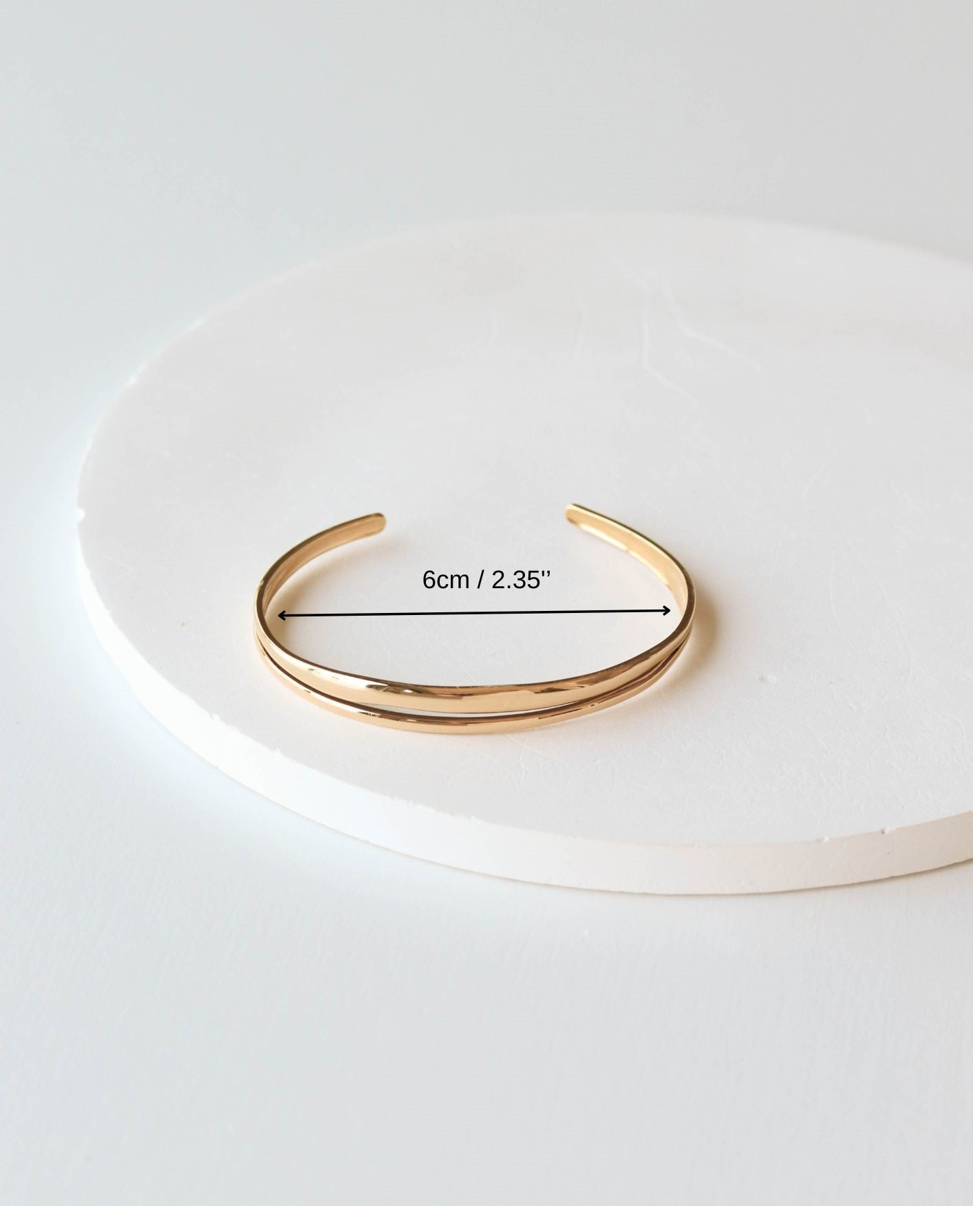 18K Gold Bangle