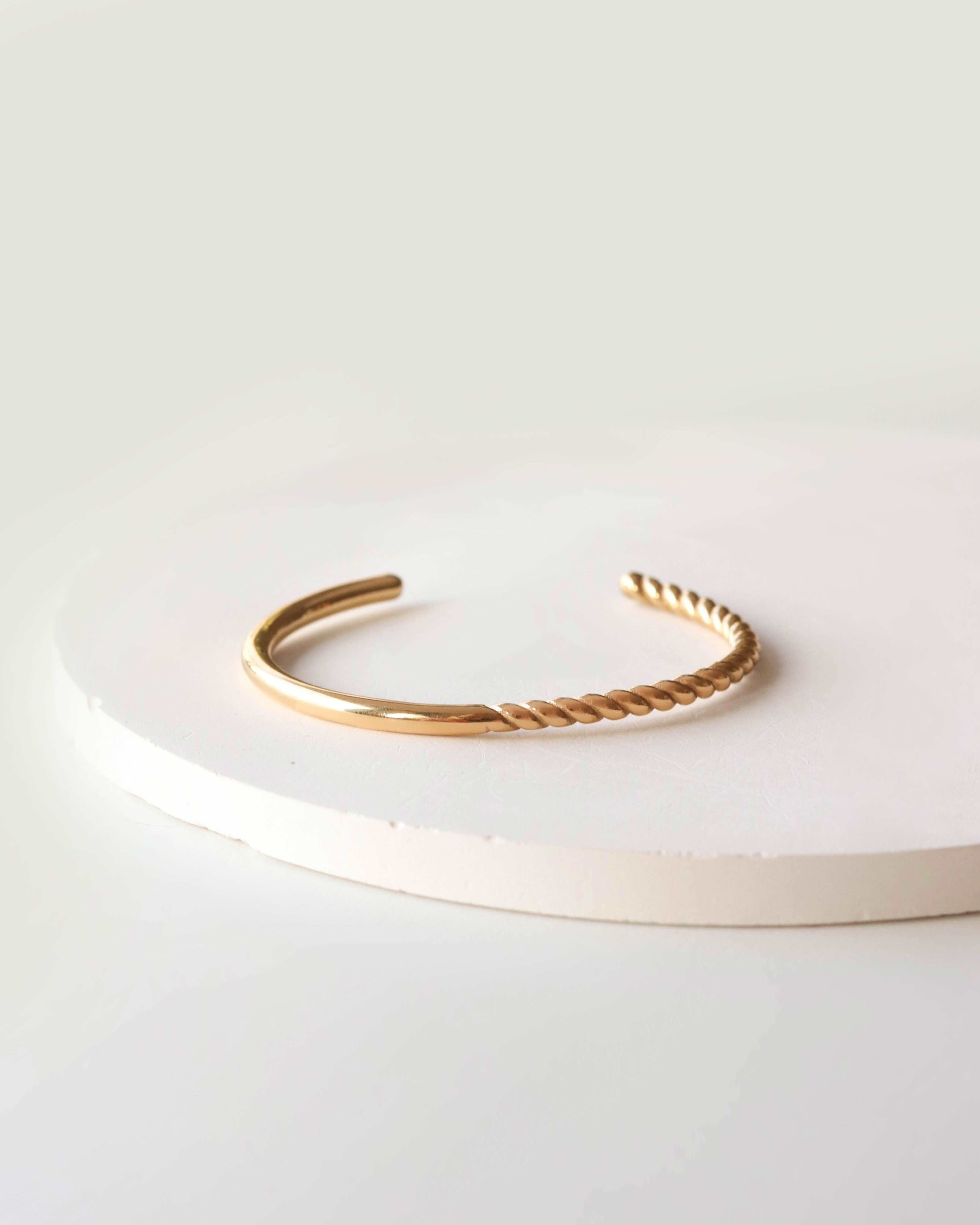 18K Gold Bangle