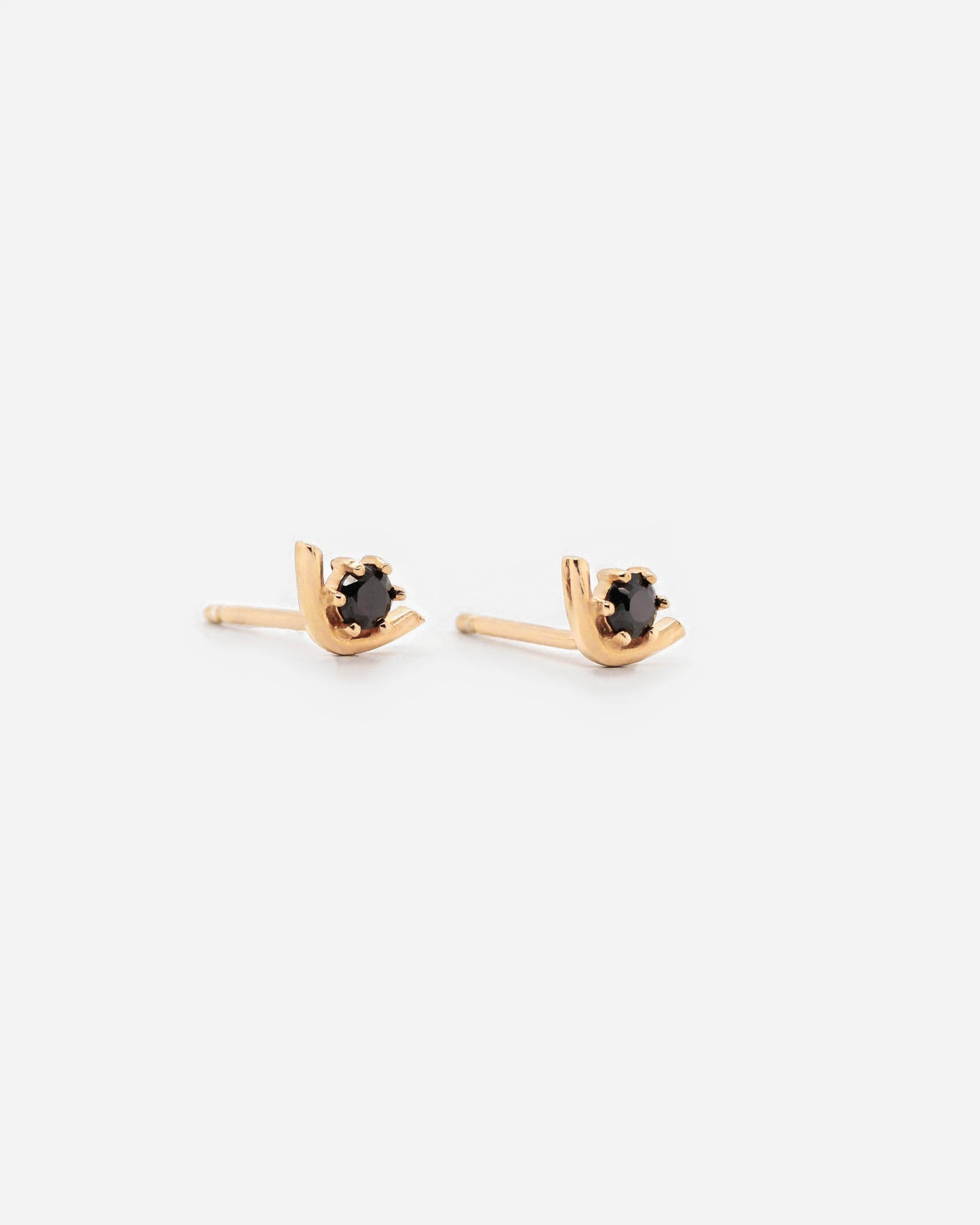 18K Vermeil V Studs